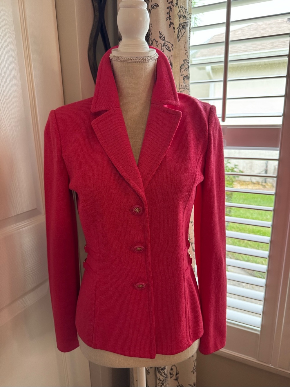 St. John Pink Women’s Fitted Knit Blazer - Picture 3 of 13